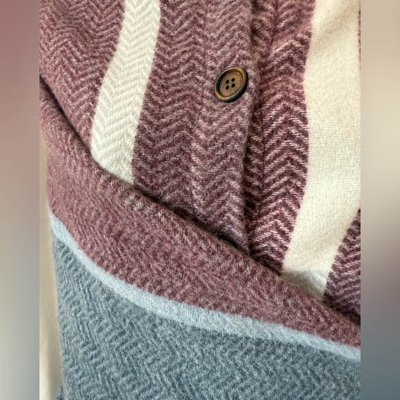 Simply Noelle OS Button Down Shawl Poncho Blanket Wrap - Picture 3 of 5